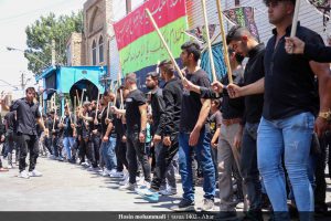 تجمع هیئات حسینی در روز تاسوعا مقابل مسجد ابواسحق اهر