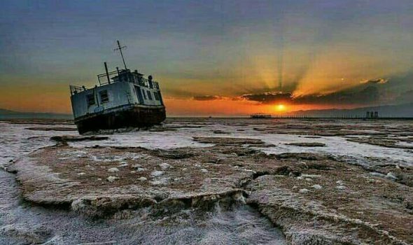 احیای دریاچه ارومیه نیازمند حرکت جهادی است